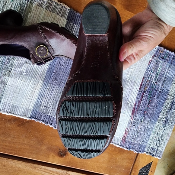 Clarks Indigo slip on comfort heels bendable brown 10m button detail - Picture 7 of 13